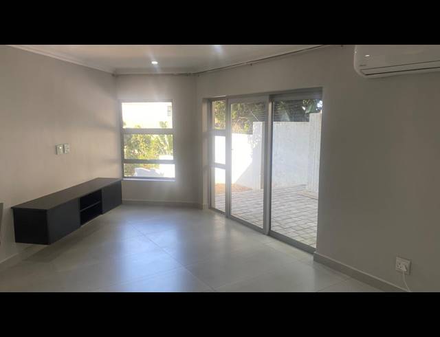 4 BEDROOM HOUSE FOR SALE IN COMPENSATION BEACH